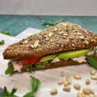 sandwich van tonijn en avocado